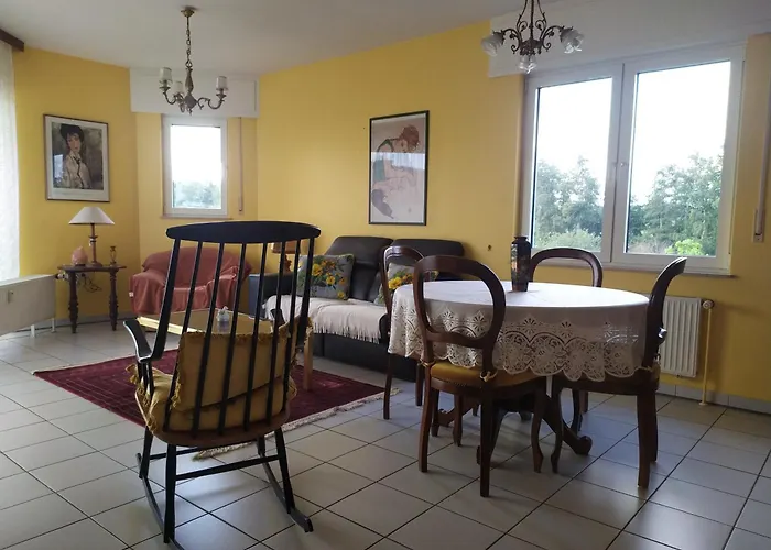 Quiet Peaceful 2Br Apartment With Parking In Kirchberg