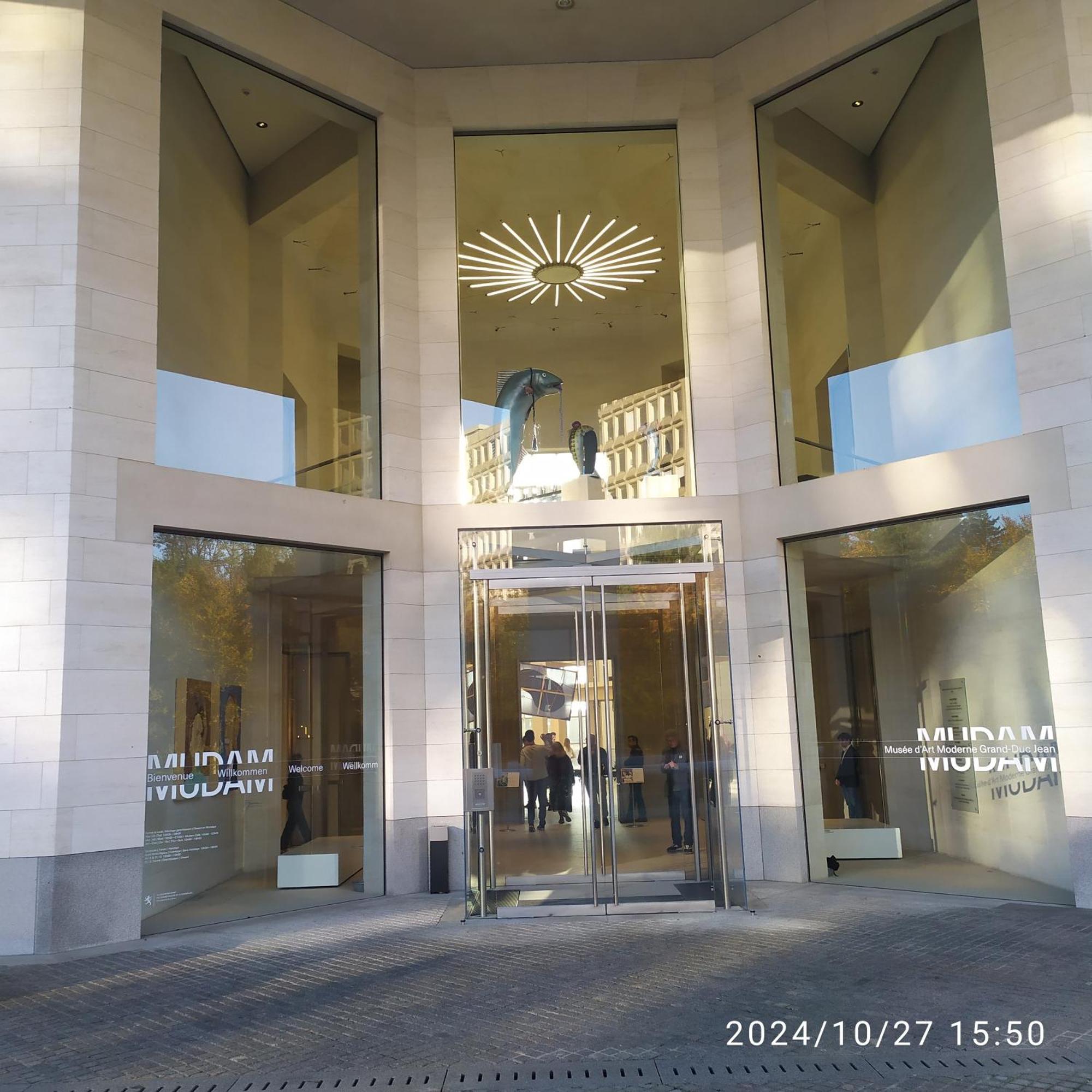 Apartment Quiet Peaceful 2br With Parking In Kirchberg *